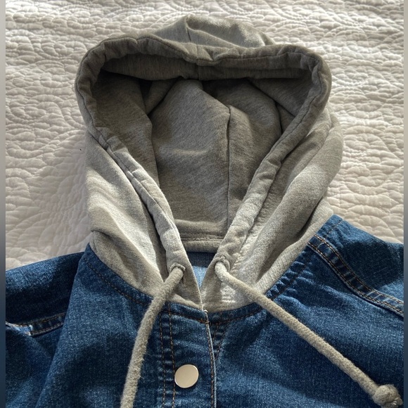 H&M Divided Blue Denim Jean Shacket with Gray Hood Size 2 - Picture 5 of 12